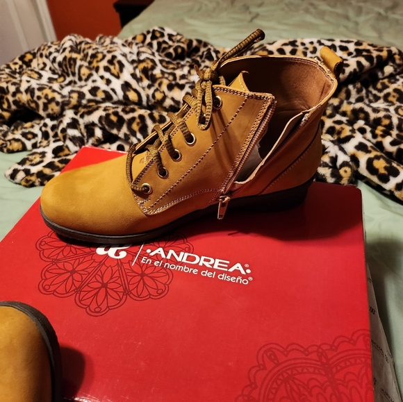 Shoes - Picture 2 of 3